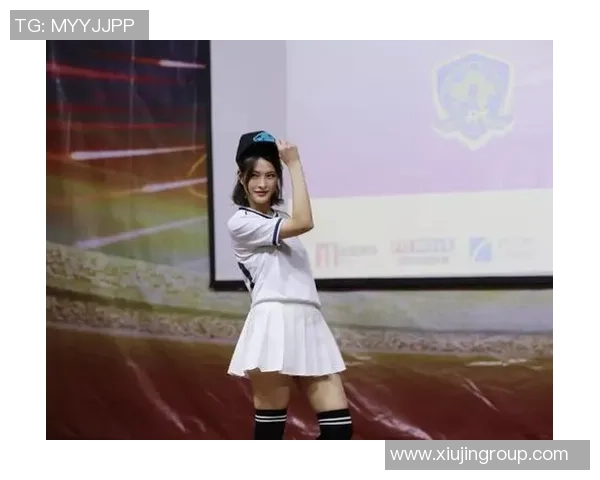 女主播热评足球明星直播瞬间引发粉丝热议与互动盛况